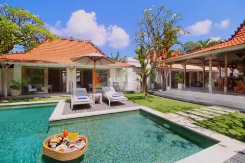 Vila 4 kamar tidur di Tibubeneng, Badung, Bali (12441) 3