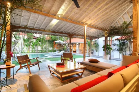 Vila 4 kamar tidur di Tibubeneng, Badung, Bali (12441) 8