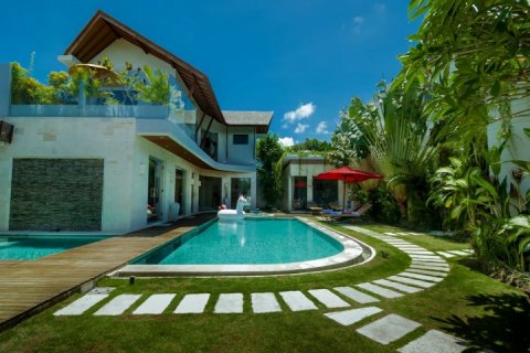 Vila 4 kamar tidur di Seminyak, Badung, Bali (1335)