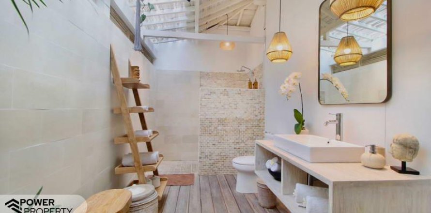 Vila 4 kamar tidur di Canggu, Badung, Bali (10510)