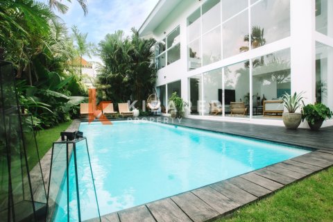 Vila 3 kamar tidur di Tibubeneng, Badung, Bali (12528)