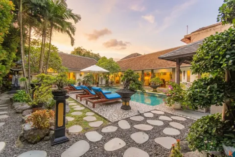 Vila 3 kamar tidur di Kerobokan, Badung, Bali (11022)