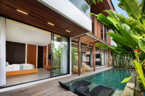 Vila 4 kamar tidur di Tibubeneng, Badung, Bali (11320)