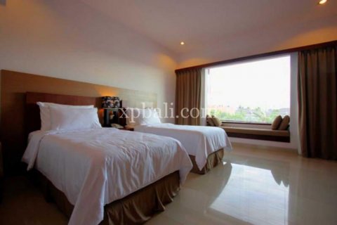 Vila 4 kamar tidur di Seminyak, Badung, Bali (1018)