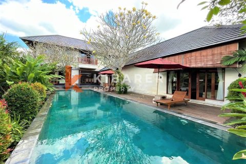 Vila 4 kamar tidur di Tumbak Bayuh, Mengwi, Badung, Bali (13521)