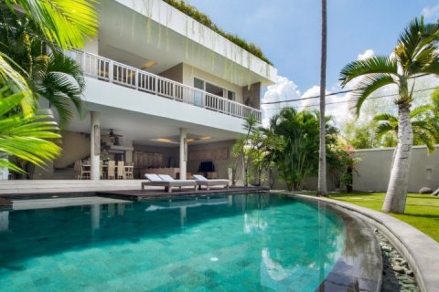 Vila 3 kamar tidur di Seminyak, Badung, Bali (1878)