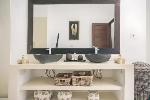 2 bedrooms Villa in Kerobokan, Badung, Bali (10904) 24