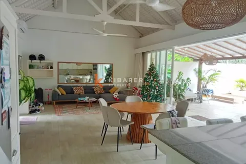Vila 4 kamar tidur di Tibubeneng, Badung, Bali (12906) 11