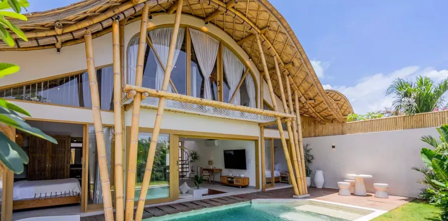 3 bedrooms Villa in Tibubeneng, Badung, Bali (10844)
