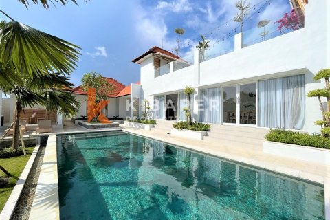 Vila 4 kamar tidur di Denpasar, Bali (12877)