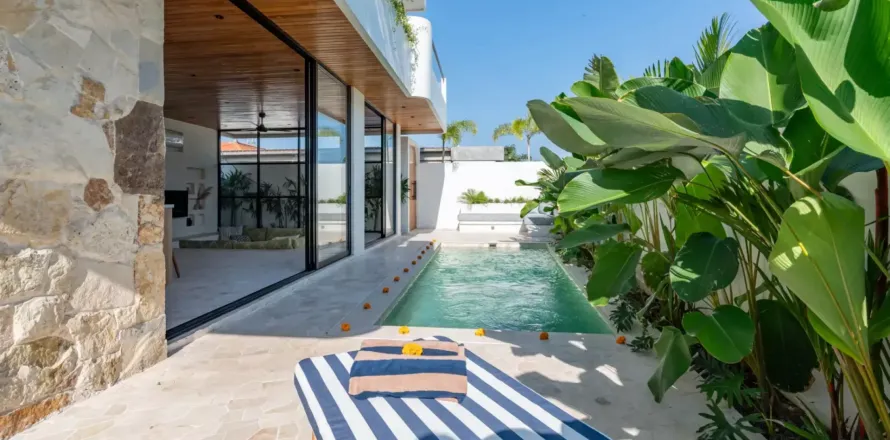 2 bedrooms Villa in Munggu, Mengwi, Badung, Bali (14079)