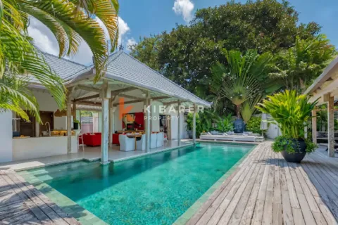 Vila 4 kamar tidur di Seminyak, Badung, Bali (12629)