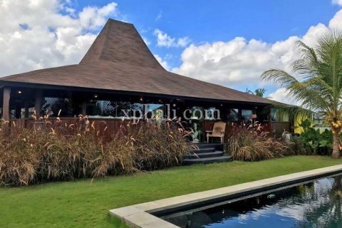 Vila 4 kamar tidur di Tabanan, Bali (674)