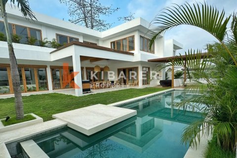 Vila 4 kamar tidur di Kuta, Badung, Bali (12486)