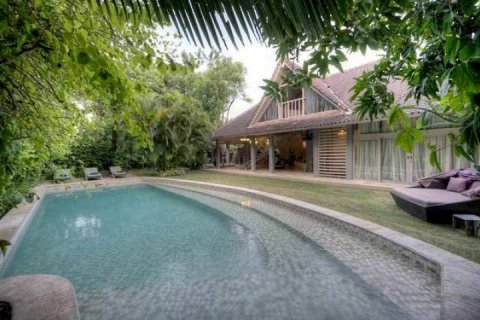 Vila 4 kamar tidur di Jimbaran, Badung, Bali (1768)