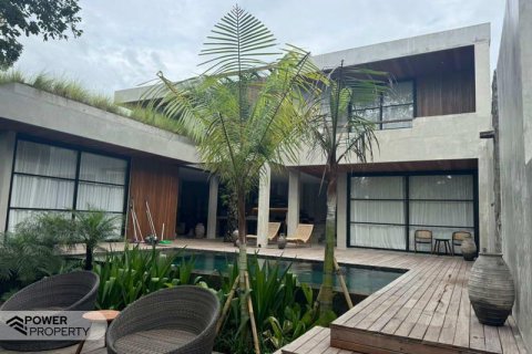 Vila 3 kamar tidur di Kerobokan, Badung, Bali (9310)