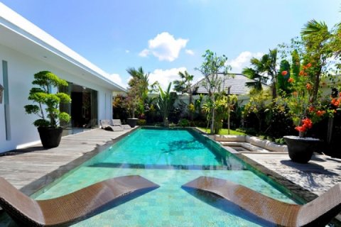 Vila 3 kamar tidur di Seminyak, Badung, Bali (2011)