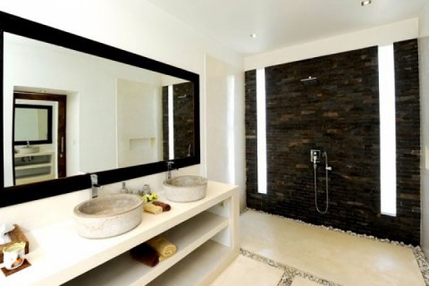 3 bedrooms Villa in Seminyak, Badung, Bali (2011) 11