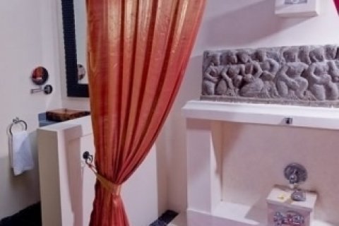 Вилла с 4 спальнями в Кетевель, Сукавати, Гианьяр, Бали (1344) 12