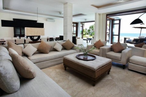 5 bedrooms Villa in Klungkung, Bali (1348) 8