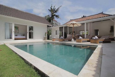 Vila 4 kamar tidur di Canggu, Badung, Bali (5059)