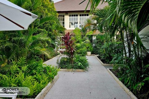 Vila 4 kamar tidur di Seminyak, Badung, Bali (814)