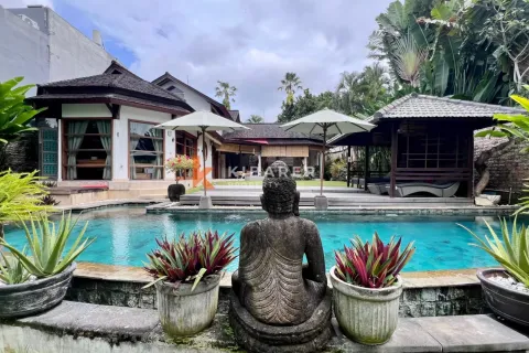 Vila 3 kamar tidur di Tibubeneng, Badung, Bali (12557)