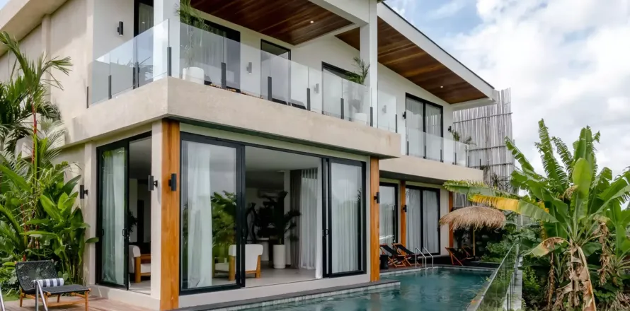 4 bedrooms Villa in Tibubeneng, Badung, Bali (11090)