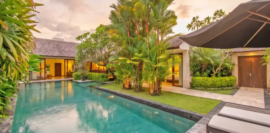 3 bedrooms Villa in Tibubeneng, Badung, Bali (14065)