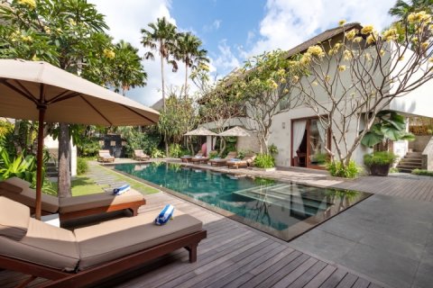 Vila 4 kamar tidur di Seminyak, Badung, Bali (1468)
