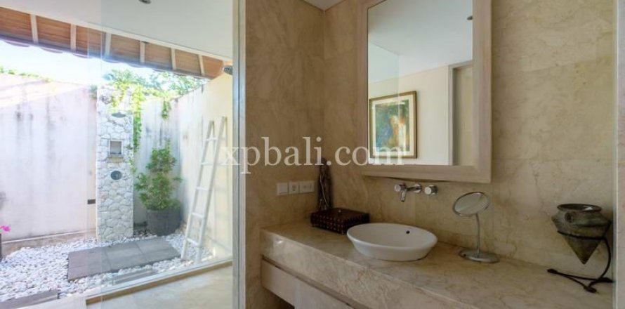 4 bedrooms Villa in South Denpasar, Denpasar, Bali (5933)