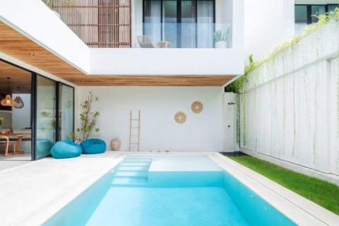 Vila 4 kamar tidur di Canggu, Badung, Bali (17093)