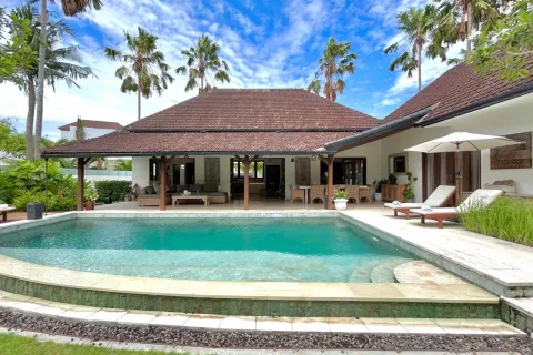 3 bedrooms Villa in Tibubeneng, Badung, Bali (10901) 2