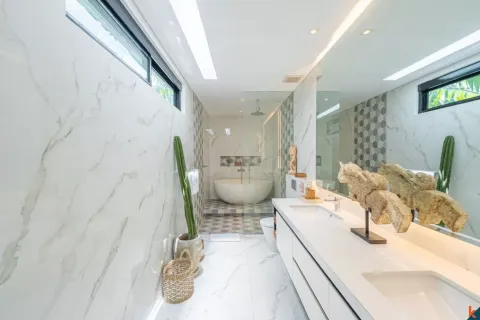 3 bedrooms Villa in Kerobokan, Badung, Bali (10898) 16