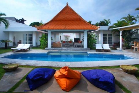 Vila 4 kamar tidur di Seminyak, Badung, Bali (2063)