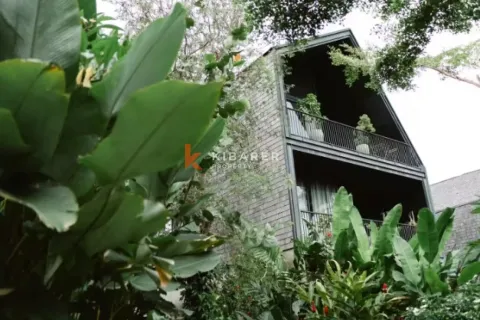 Vila 4 kamar tidur di Tibubeneng, Badung, Bali (12953)