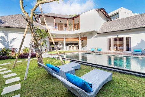 Vila 7 kamar tidur di Seminyak, Badung, Bali (1432)
