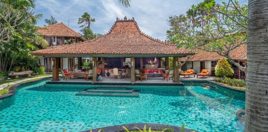 4 bedrooms Villa in Seminyak, Badung, Bali (1223)