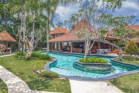 4 bedrooms Villa in Seminyak, Badung, Bali (1223) 2