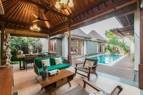 Vila 4 kamar tidur di Jimbaran, Badung, Bali (1961)