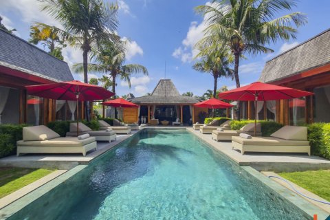Vila 4 kamar tidur di Kerobokan, Badung, Bali (12087)
