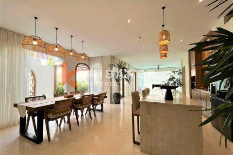 3 bedrooms Villa in Tibubeneng, Badung, Bali (12669) 2