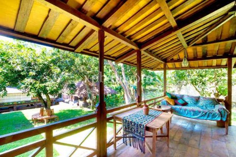 Vila 11 kamar tidur di Canggu, Badung, Bali (985)