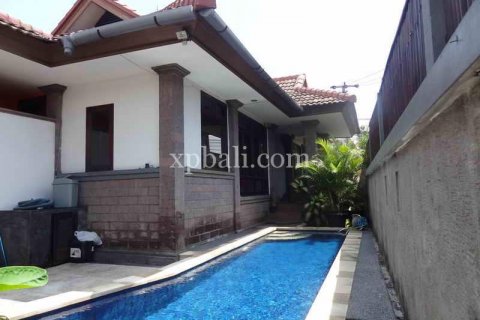 Vila 3 kamar tidur di Kerobokan, Badung, Bali (983)