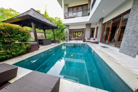 Vila 8 kamar tidur di Tibubeneng, Badung, Bali (10883)