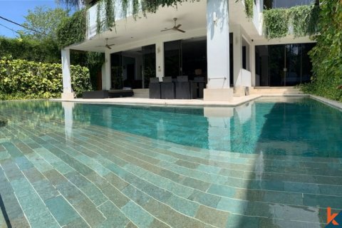 Vila 3 kamar tidur di Tibubeneng, Badung, Bali (12270)
