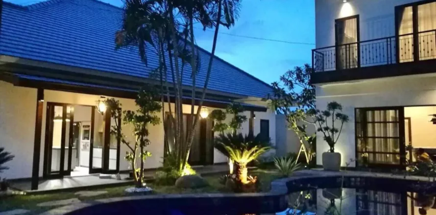 3 bedrooms Villa in Tibubeneng, Badung, Bali (11690)