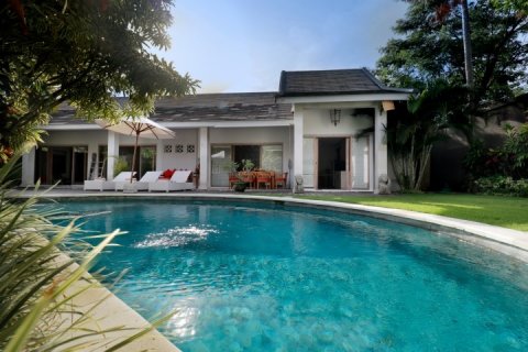 Vila 3 kamar tidur di Seminyak, Badung, Bali (2205)