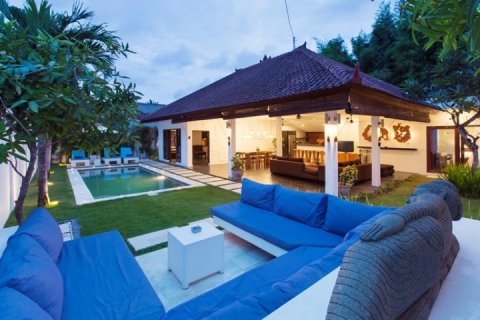 Vila 2 kamar tidur di Seminyak, Badung, Bali (1948)