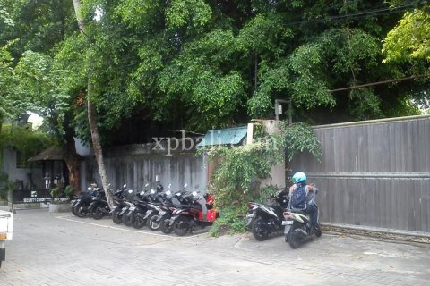 Tanah kavling 1050m2 di Seminyak, Badung, Bali (989)